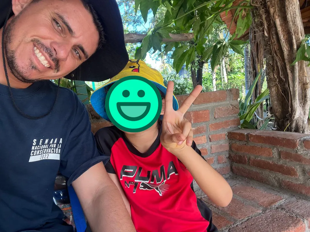 Retrato en el tronco